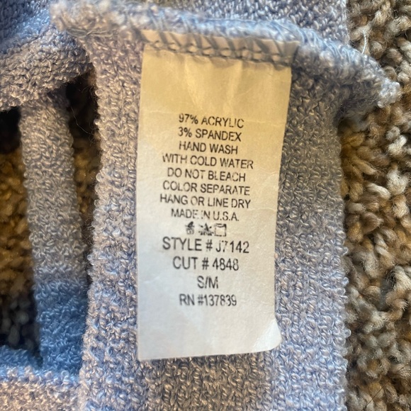 Debut Knit Crop Top in Sky Blue W Size Small / Medium - Dainty Cutout Details - Picture 4 of 4